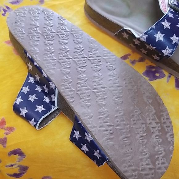 Comfy Walking Sandals - Picture 5 of 7